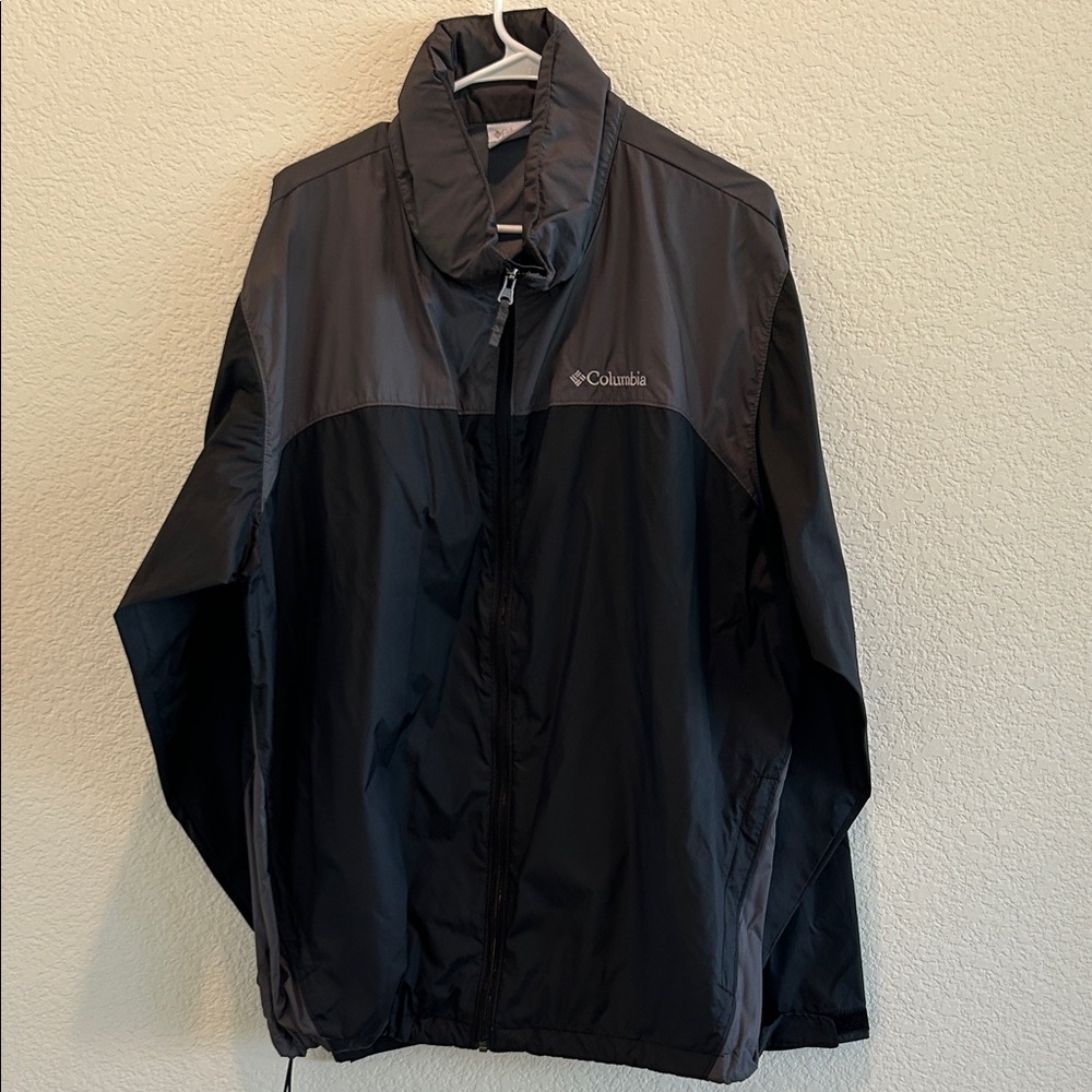 NWOT Columbia Men's Black and Gray Windbreaker